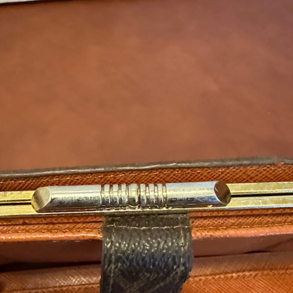 Louis Vuitton Classic Monogram Vintage Wallet - Picture 8 of 16